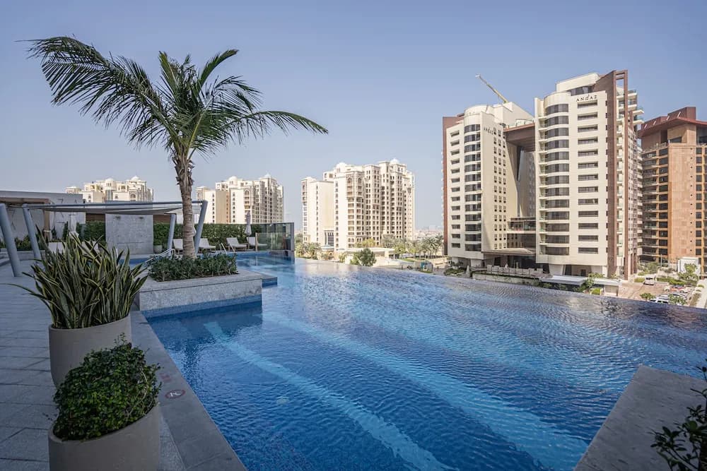 HiGuests - The Palm Tower