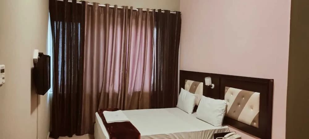 OYO 902 Prime Hotel Llc