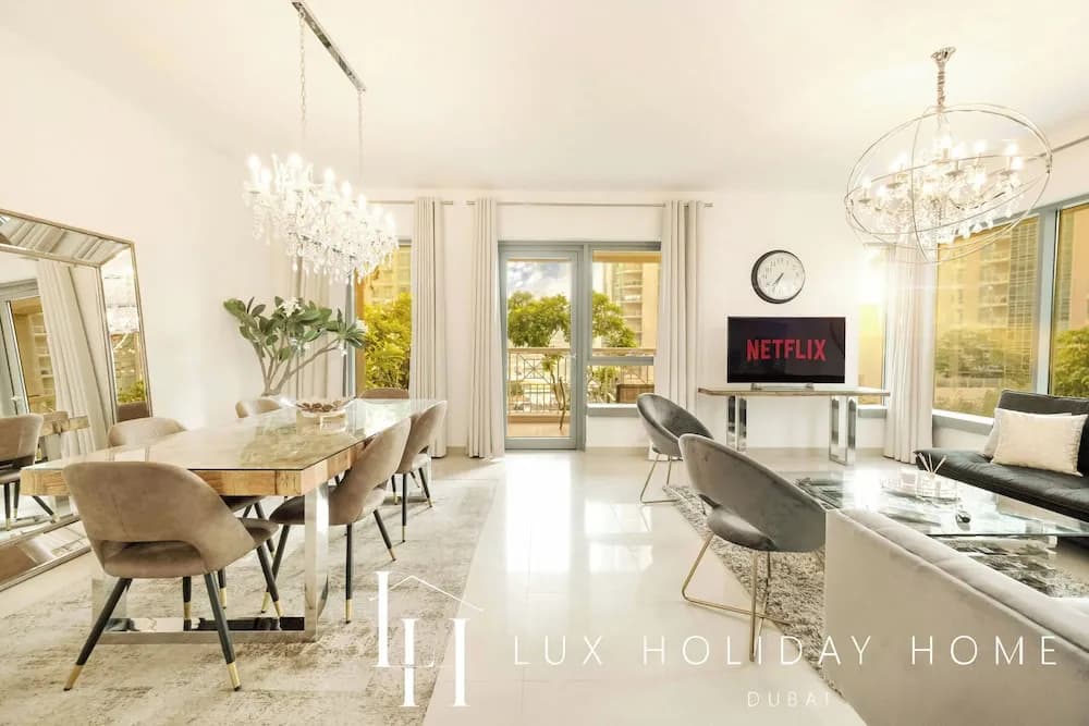 LUX The Downtown Blvd Suite