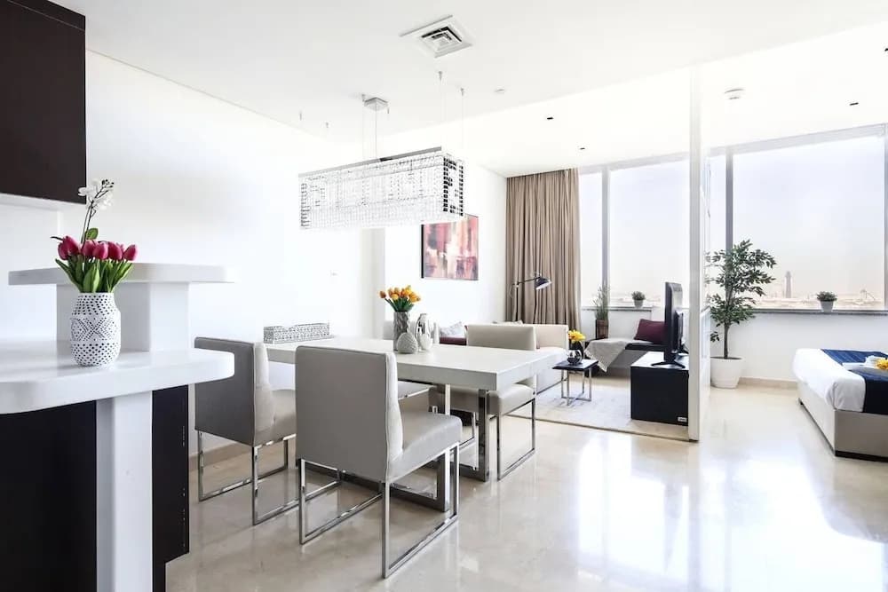 Stylish and Light Studio in Difc!
