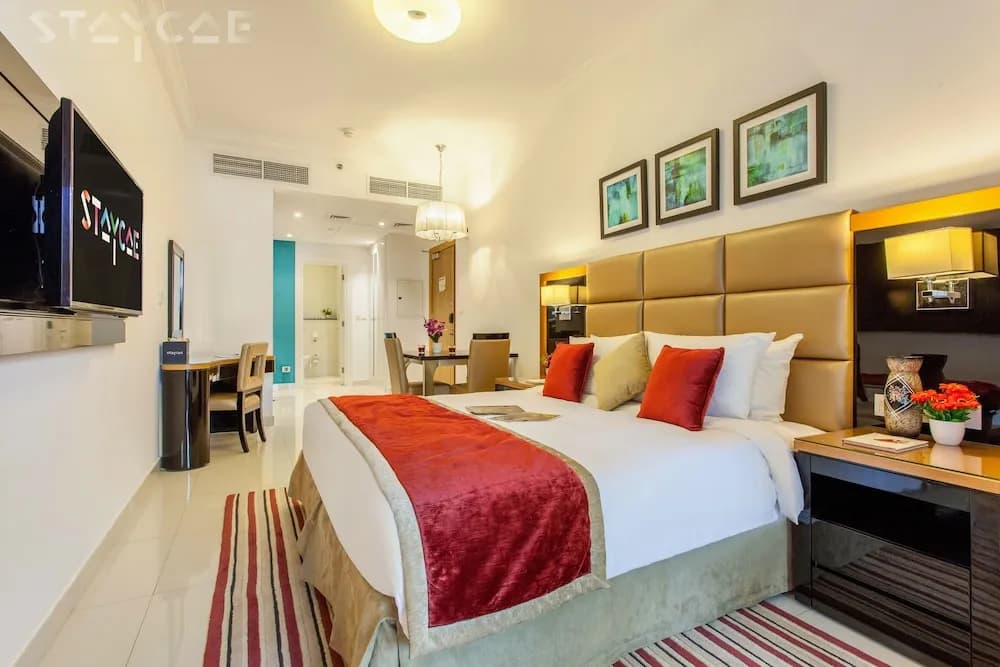 Staycae Capital Bay