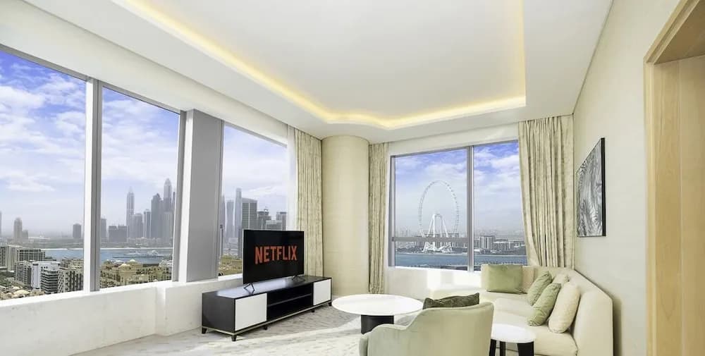 LUX Iconic Views at Palm Tower Suite 2