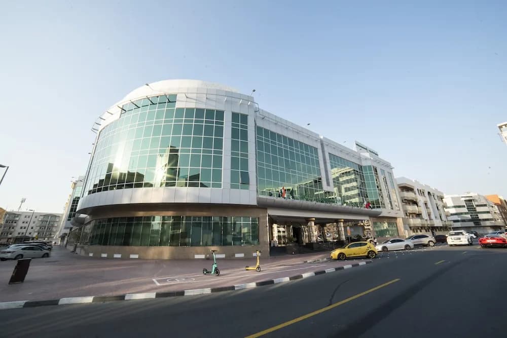Sunday Hotel Holiday international Dubai