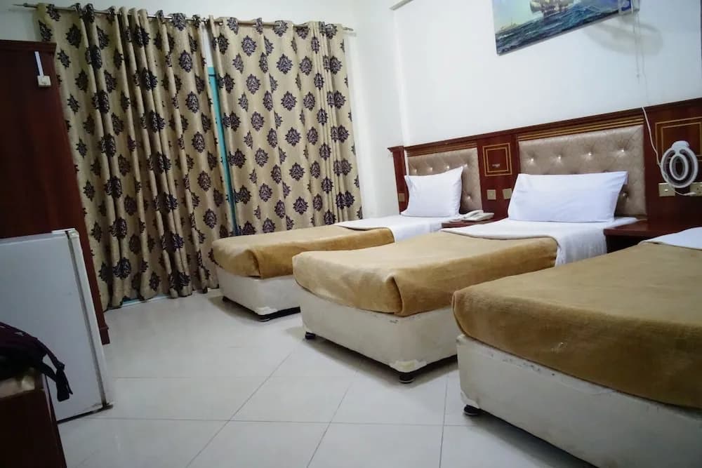 Super OYO 945 Dream Touch Hotel