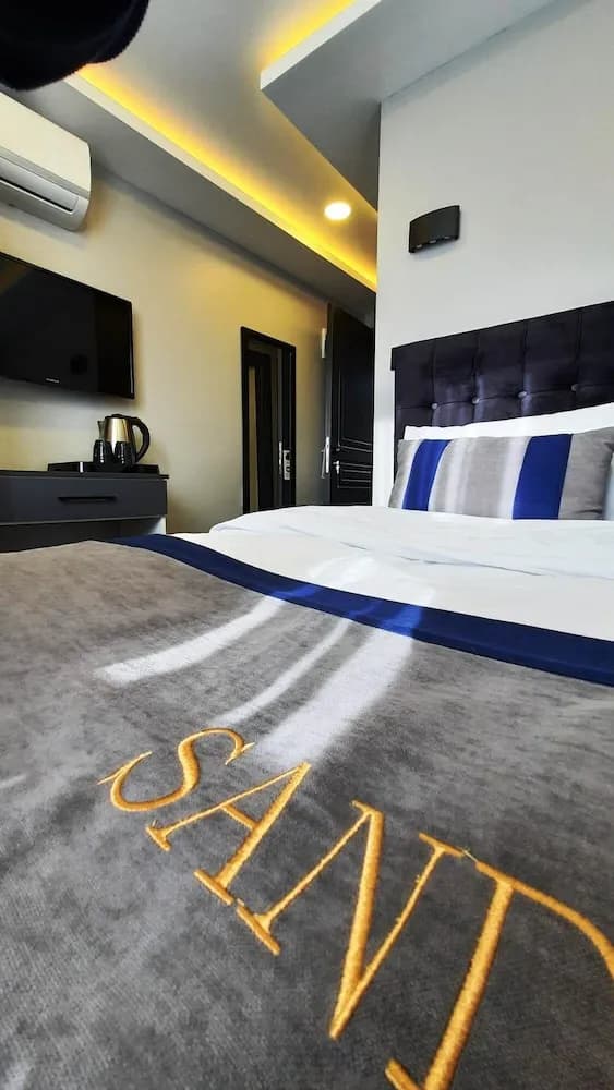 Sanddoor Hotel