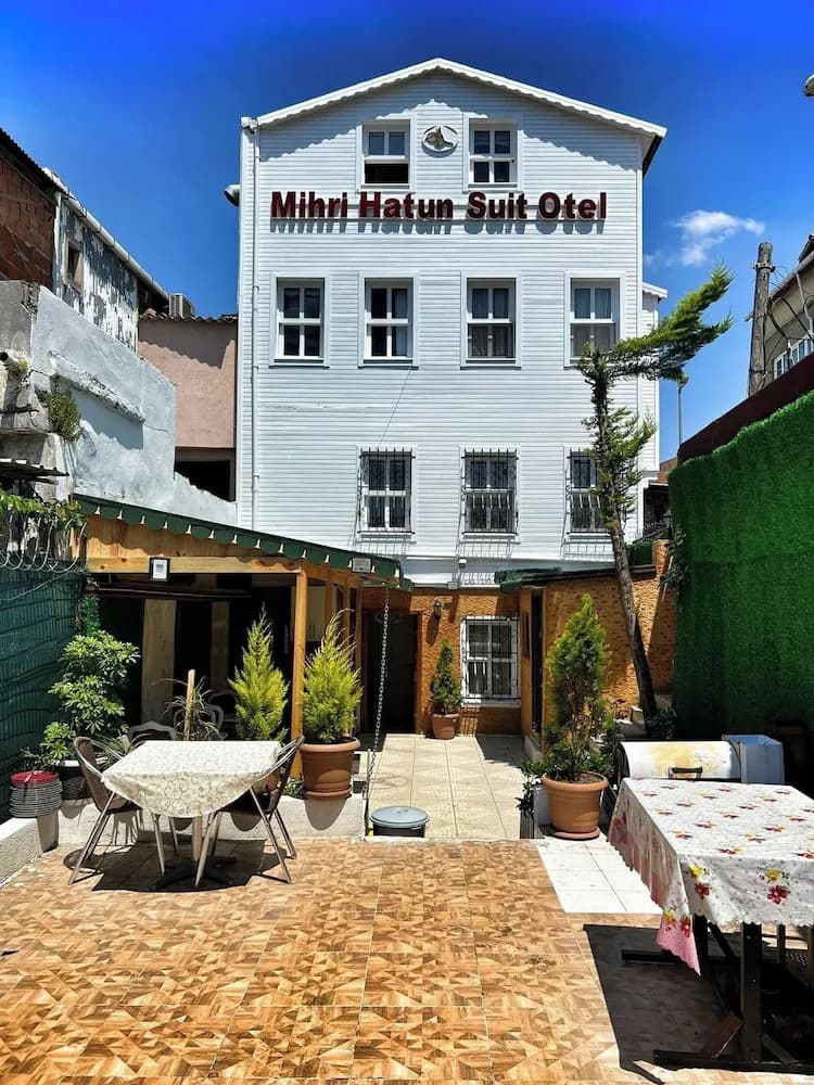 Konaklama yerinin ön cephesi