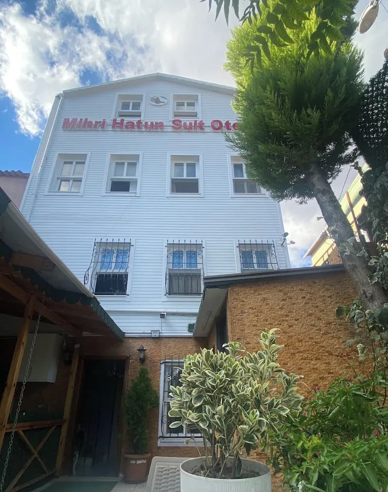 Konaklama yerinin ön cephesi