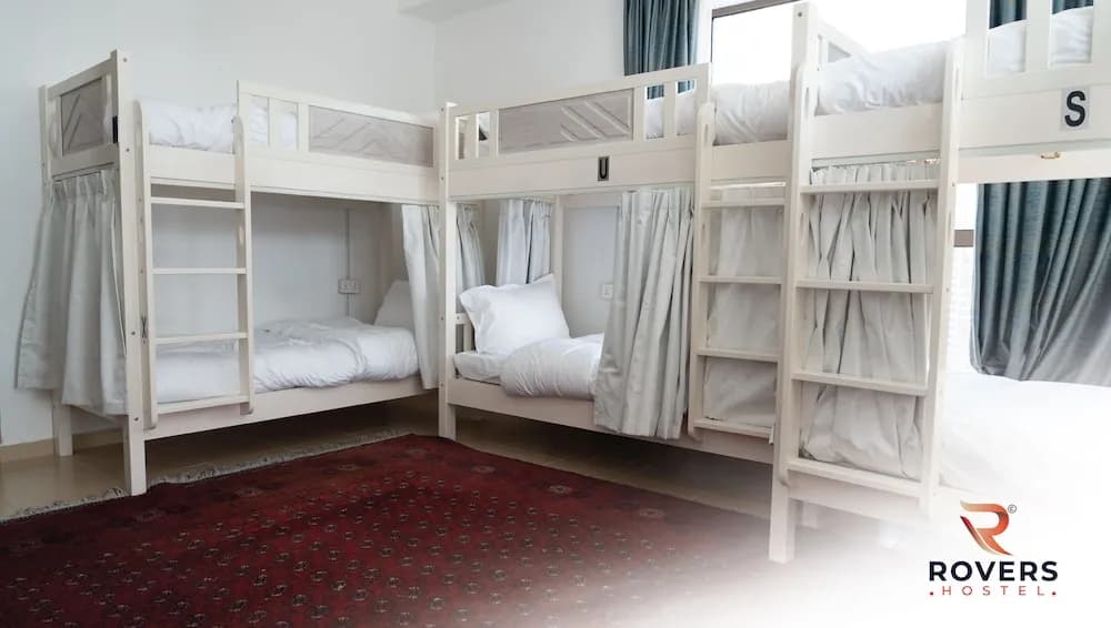 Rovers Beach Hostel JBR