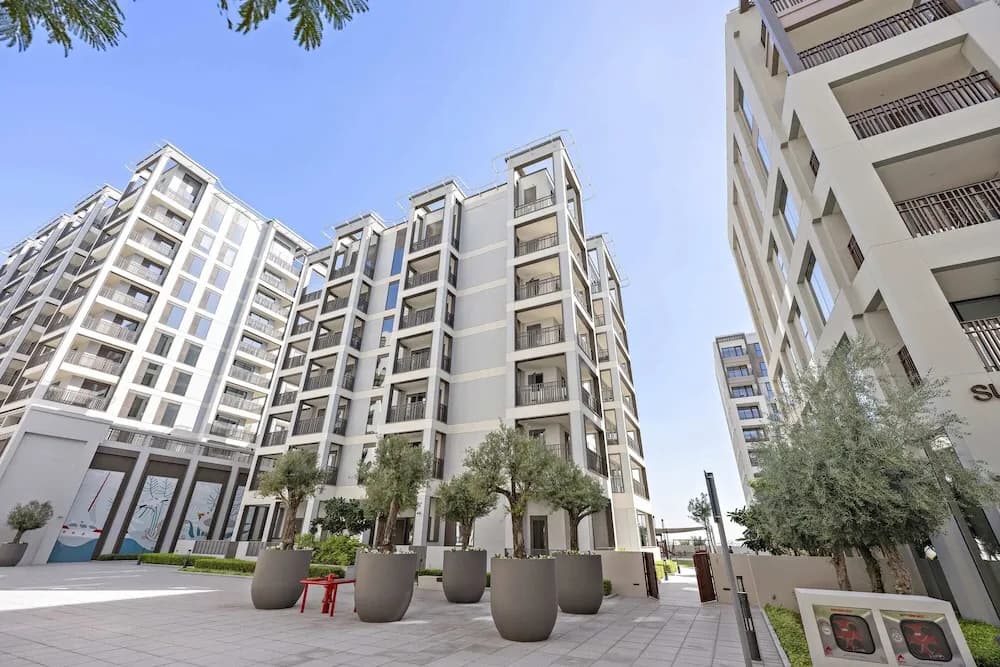 Silkhaus Summer Towers Creek Harbour
