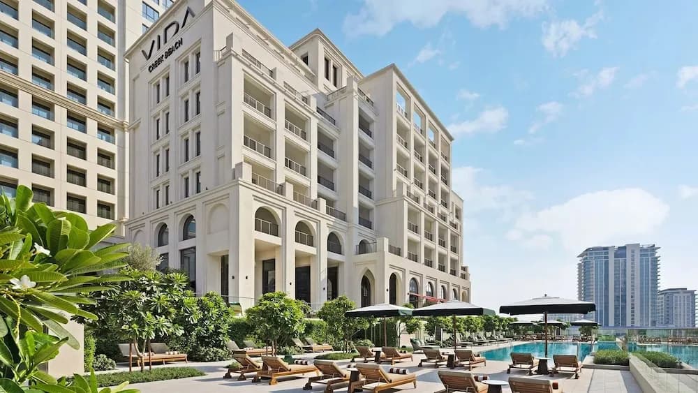 Chic 2 BR in Vida Residences Canal View
