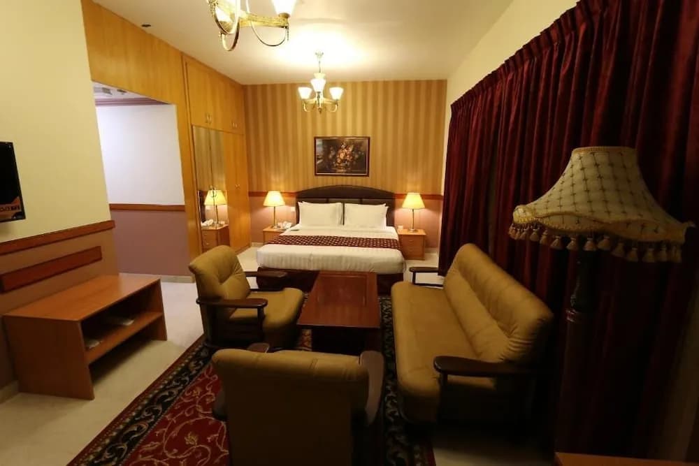 New California Hotel