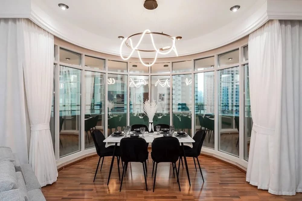 Spacious 2BR apartment in Marina Crown