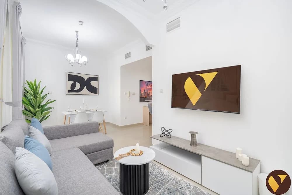 Manchester Tower Marina Views & Balconie