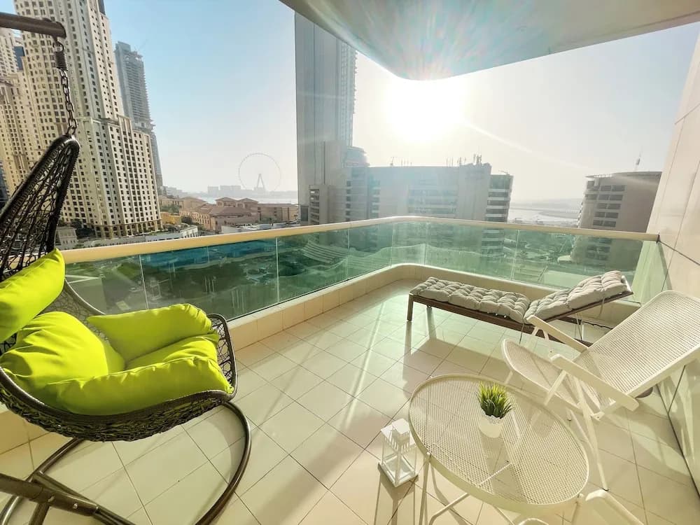 Royal Oceanic apartment by Happy Season