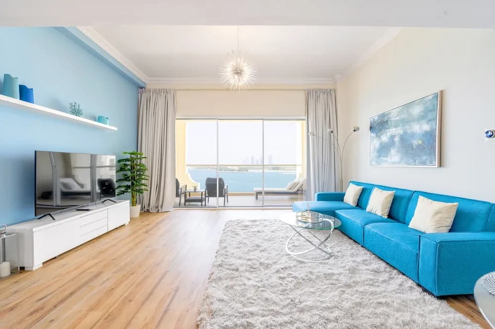 Shoreline Beachfront Luxury Palm