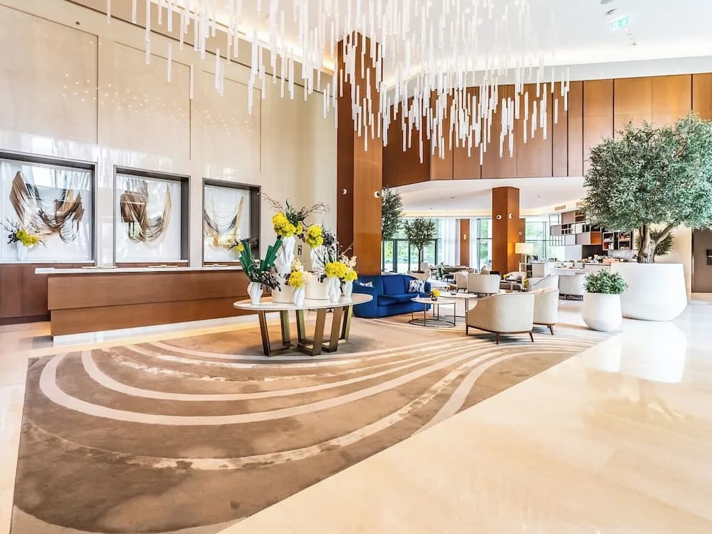 Elegant Apt with Prime Burj Khalifa View
