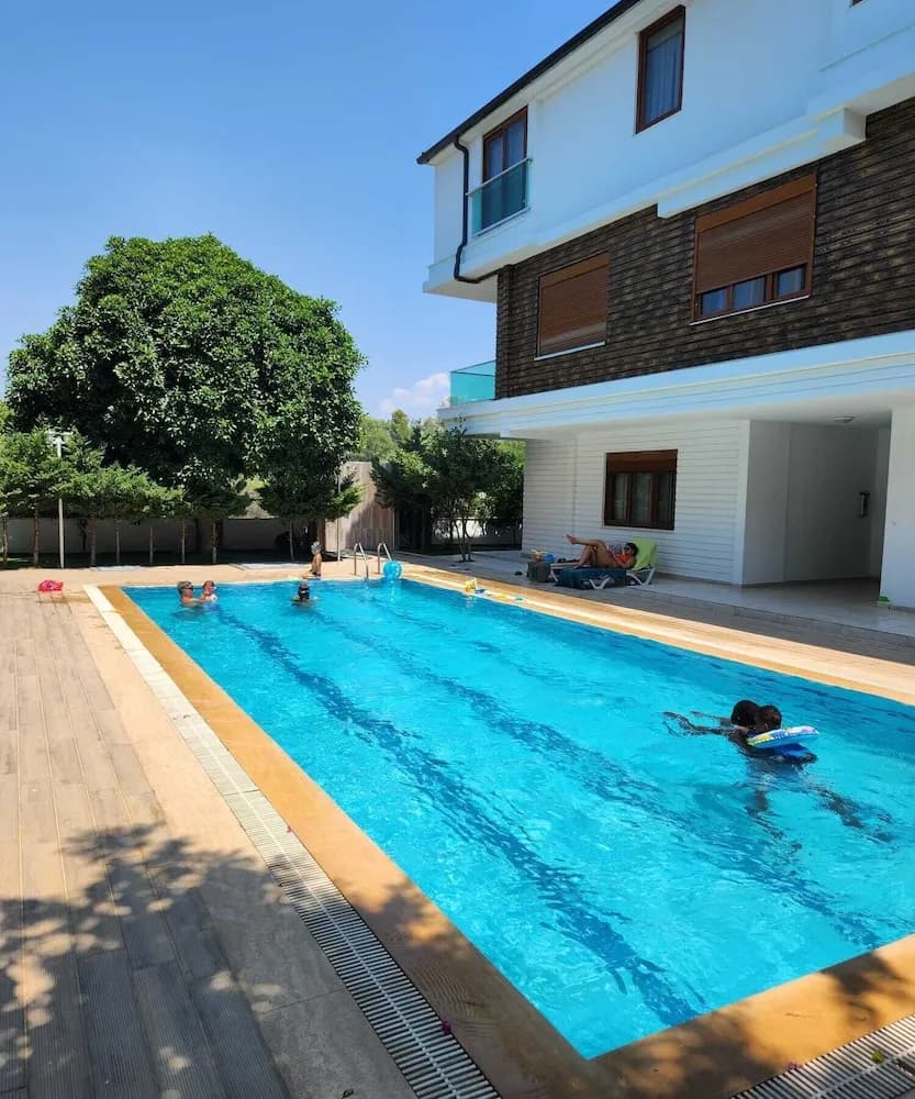 Lara Breeze Homes