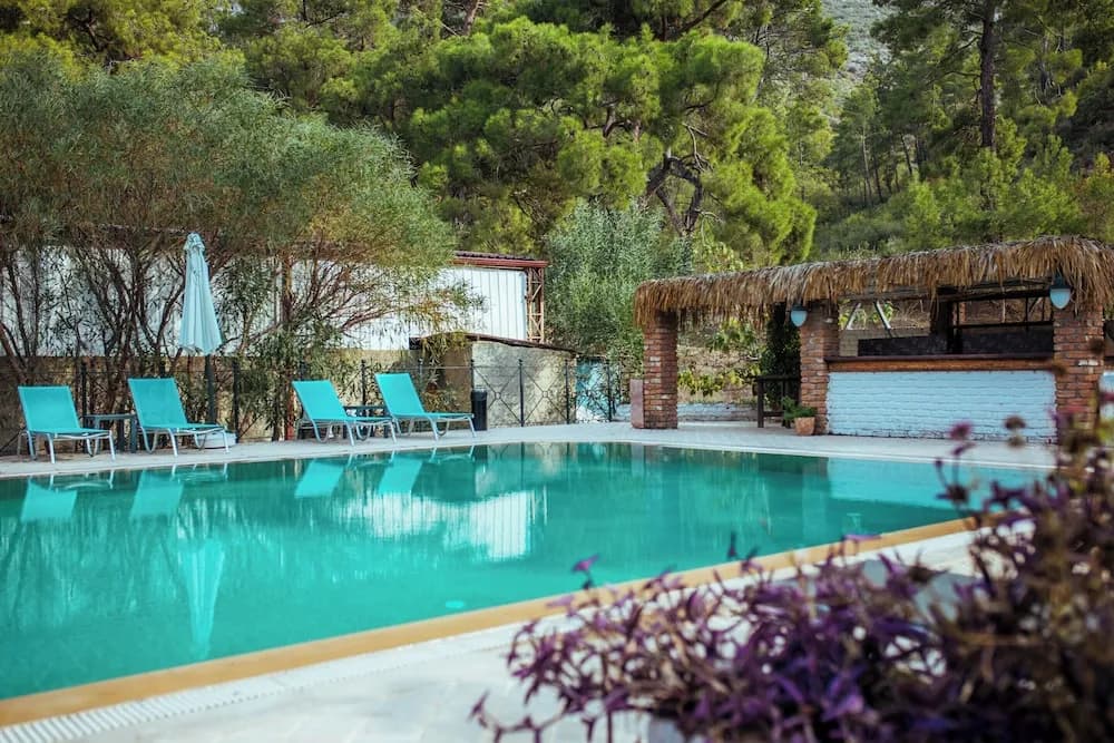 Eski Yeni Tatil Evi