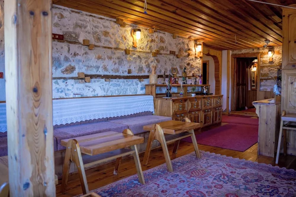 Ayşenaz Hanım Konağı