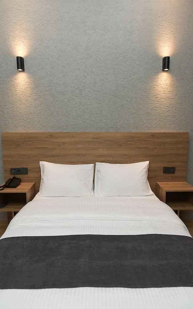 Daymonth Hotel