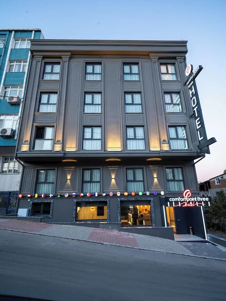 Comfort Point Three Hotel