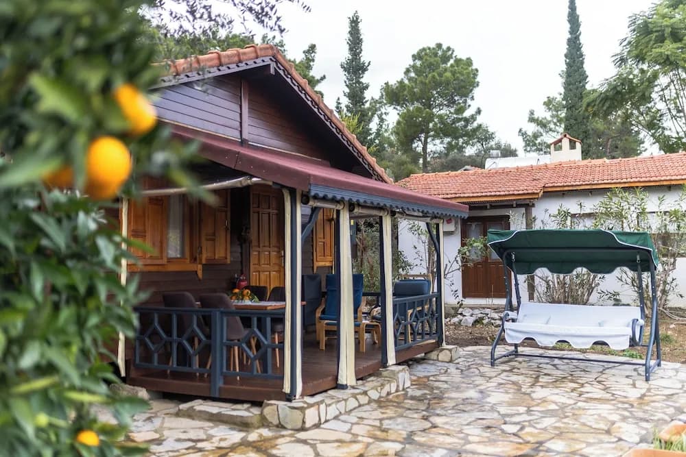 Konaklama yerinin ön cephesi