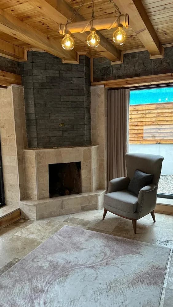 Küçük Göl Köyü