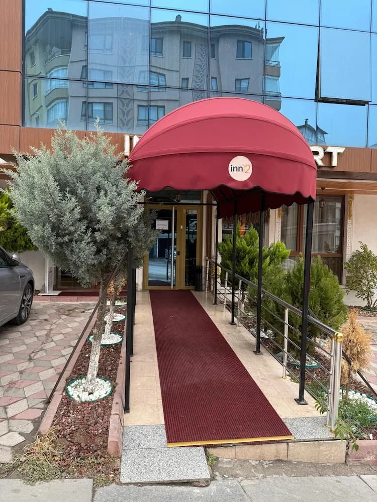 Inn12