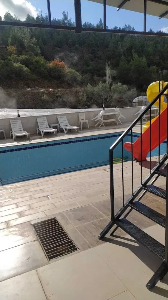 Konaklama yerinin ön cephesi