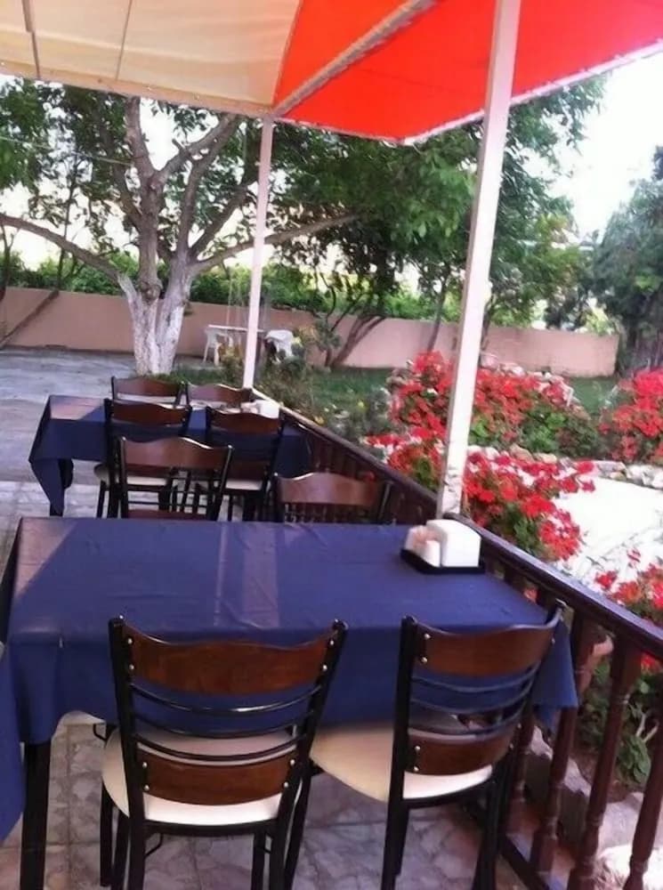 Açık havada yemek servisi