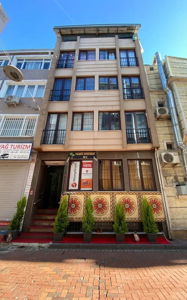 Palmiye Apartmanı