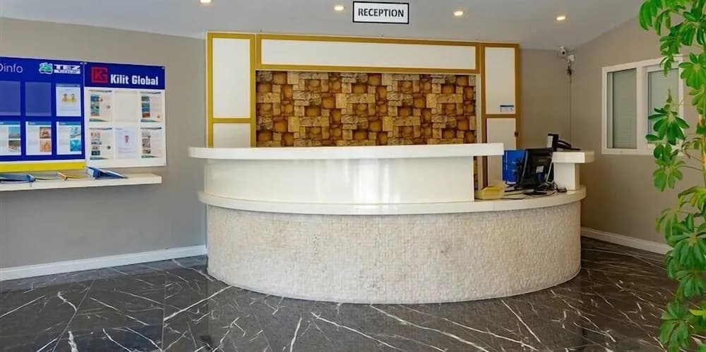 Joker Side Hill Suite Hotel