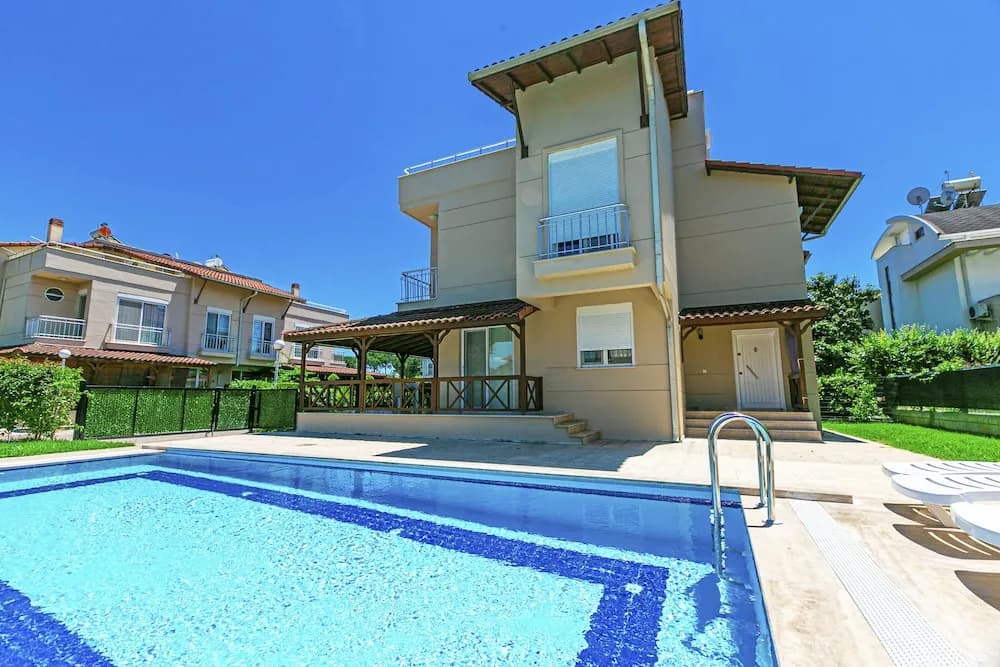 Paradise Town Villa Legend