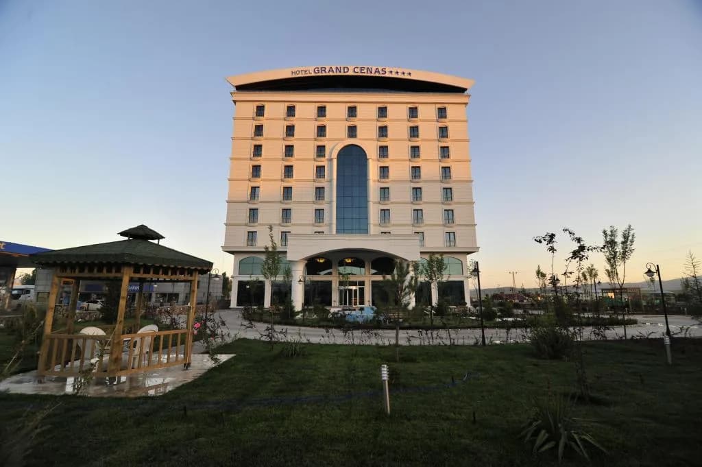 Grand Cenas Hotel
