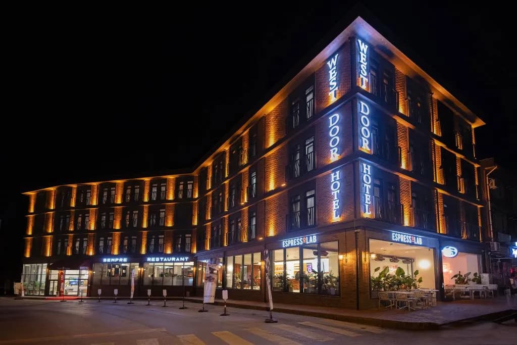 Westdoor Hotel
