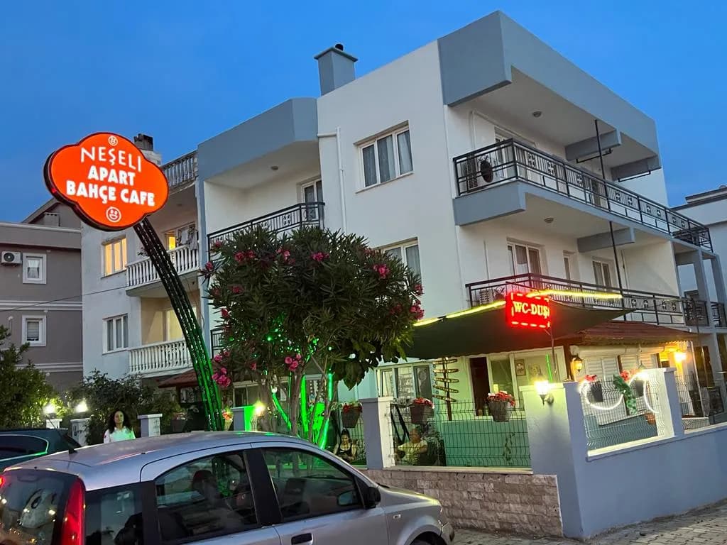 Neşeli Pansiyon Cafe Sığacık