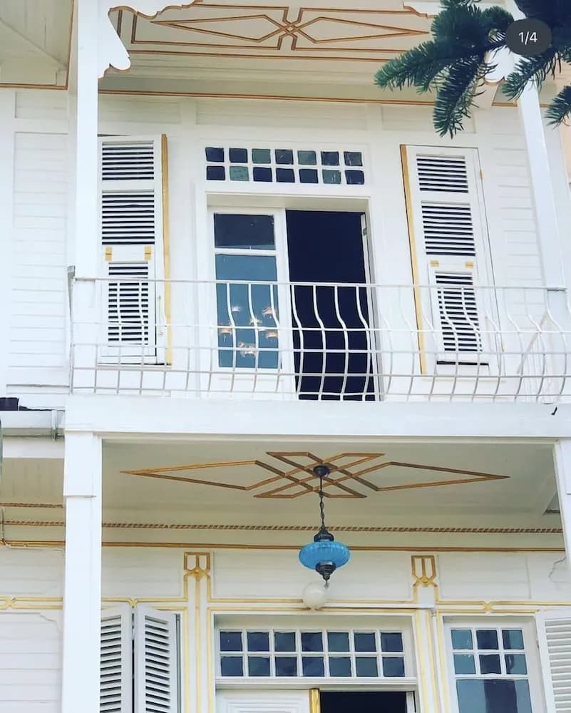 Konaklama yerinin ön cephesi