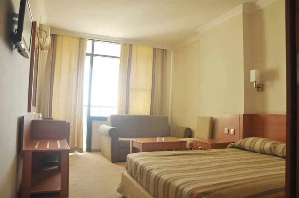 Elysee Hotel