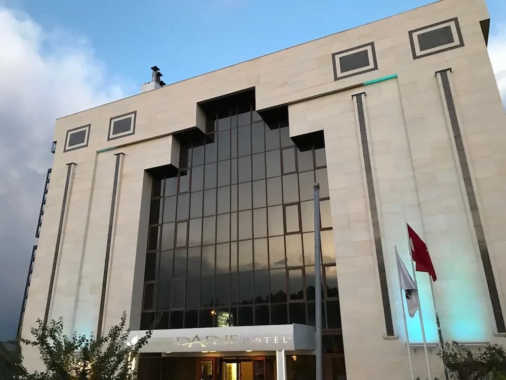 Konaklama yerinin ön cephesi