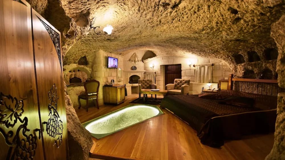 Harman Cave Hotel
