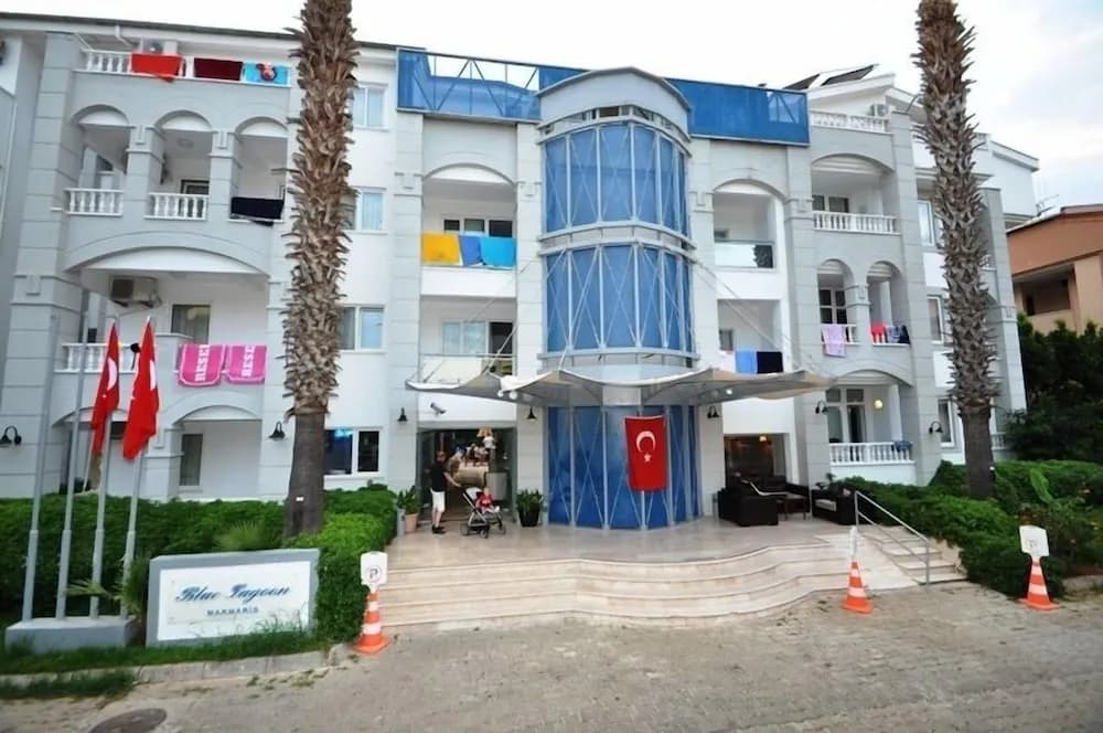 Blue Lagoon Otel