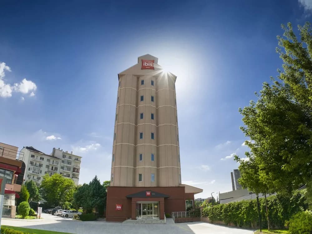 Konaklama yerinin ön cephesi