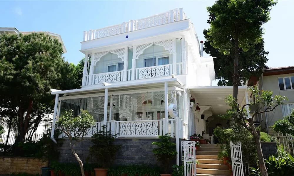 White Palace Otel