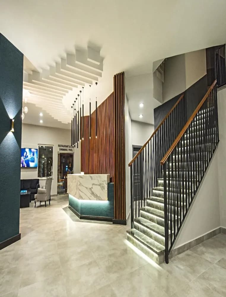 Kleopatra Tower Suite Hotel