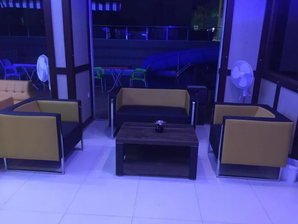 Lobi oturma alanı