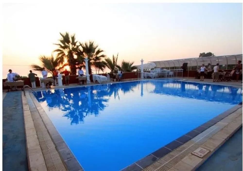 Sun and Sea Beach Hotel