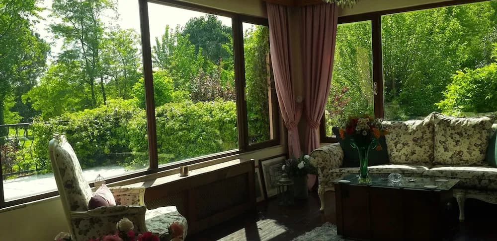 Lobi oturma alanı