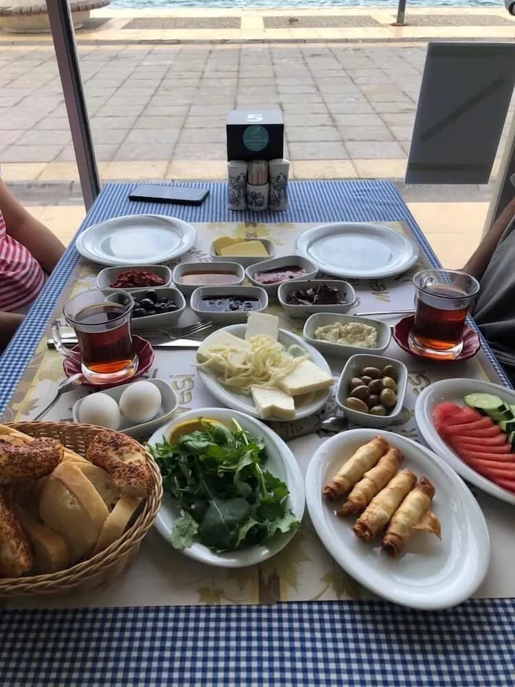 Kahvaltı servisi