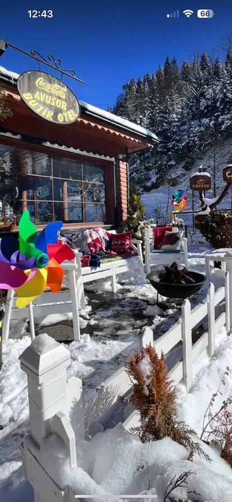 Konaklama yerinin ön cephesi