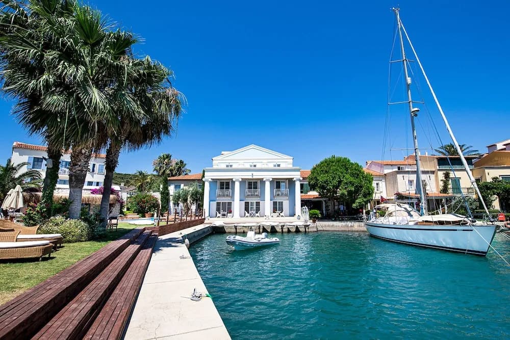 Port Alacati Hotel